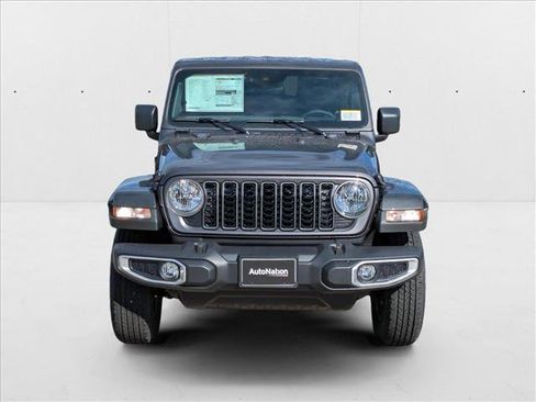 New 2025 Jeep Gladiator Sport image 6