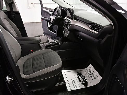 Used 2021 Ford Escape SE image 27