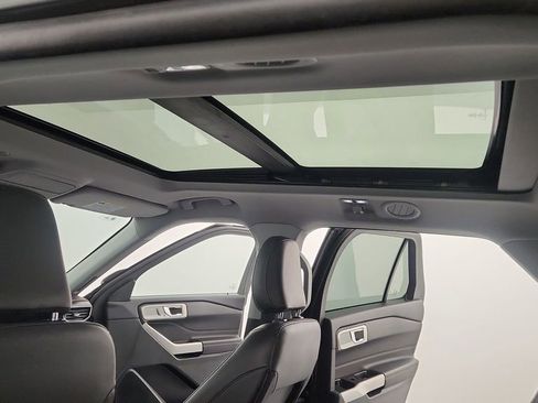 Used 2023 Ford Explorer XLT w/ Equipment Group 202A image 18