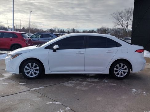 Used 2022 Toyota Corolla LE image 16