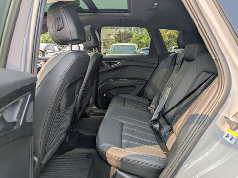 Used 2023 Audi Q4 e-tron Premium Plus w/ Premium Plus RWD image 33