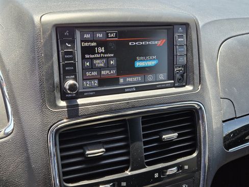 Used 2019 Dodge Grand Caravan SXT FWD image 18