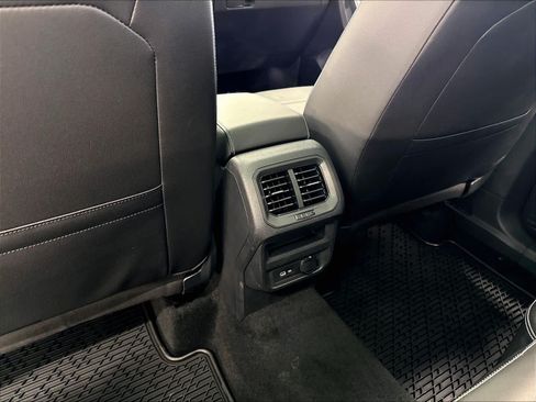 Used 2023 Volkswagen Tiguan SEL R-Line AWD/4WD image 13