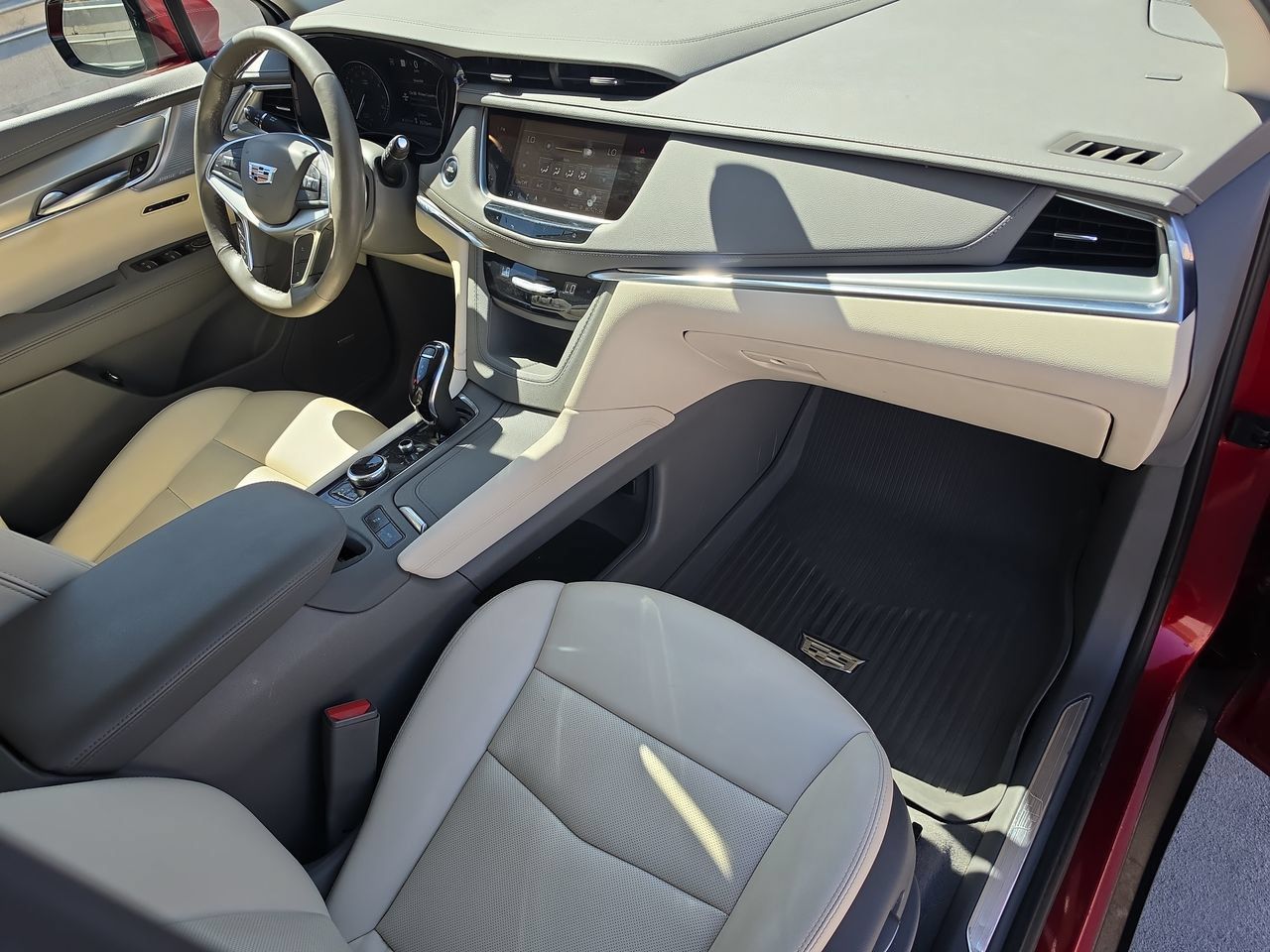 Used 2024 Cadillac XT5 Premium Luxury w/ Technology Package AWD/4WD image 30