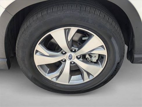 Used 2024 Subaru Ascent Premium w/ Convenience Package AWD/4WD image 21