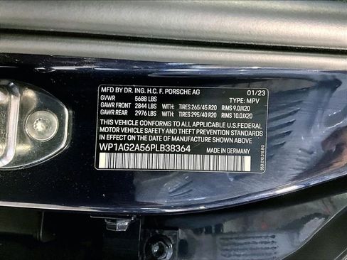 Certified 2023 Porsche Macan S image 35