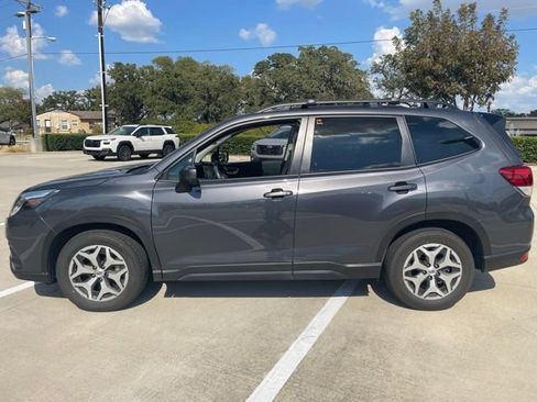 Used 2024 Subaru Forester Premium AWD/4WD image 5