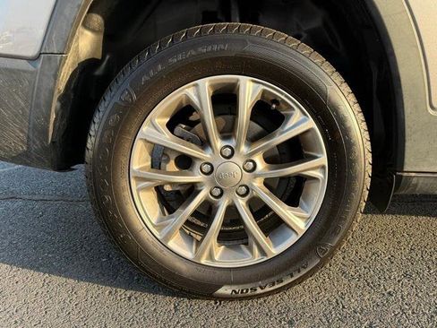 Used 2019 Jeep Cherokee Latitude Plus image 15