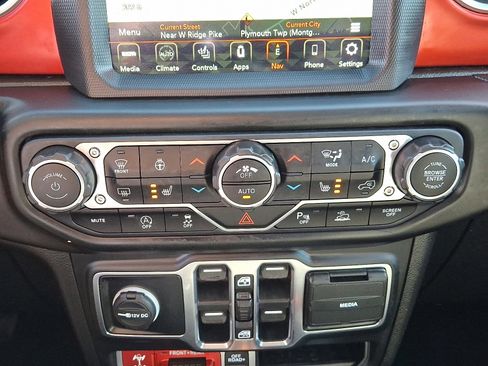 Used 2020 Jeep Gladiator Rubicon image 15