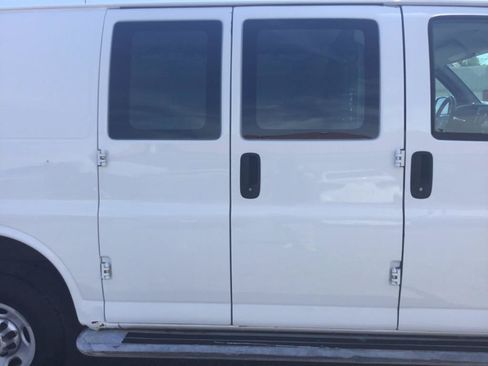 Used 2014 GMC Savana 2500 RWD image 12