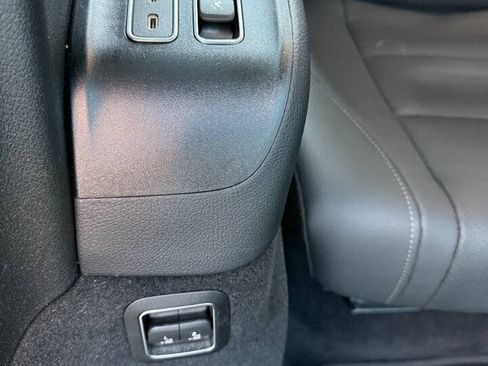Used 2025 Mercedes-Benz GLS 450 4MATIC image 17