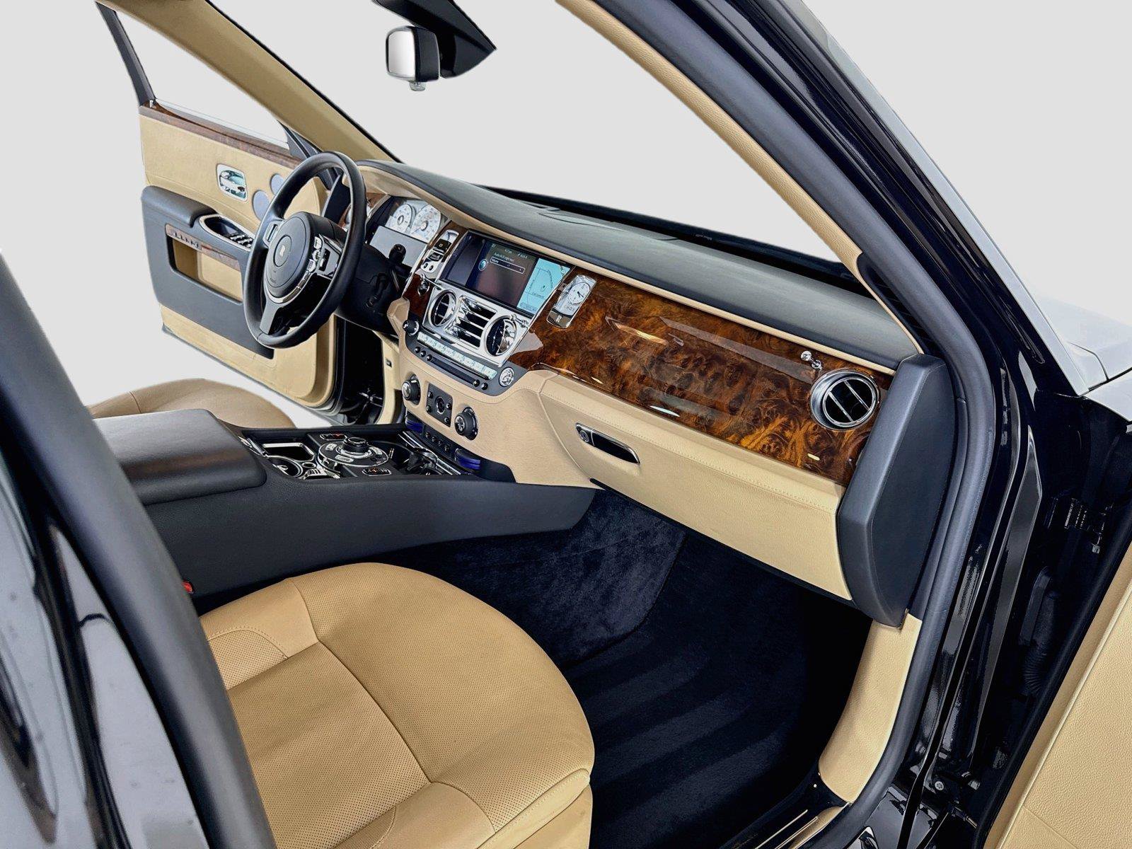 Used 2013 Rolls-Royce Ghost RWD image 33