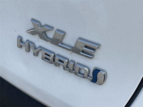 Used 2019 Toyota RAV4 XLE w/ Convenience Package AWD/4WD image 10