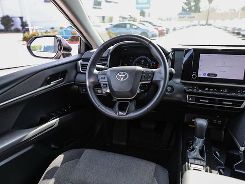 Used 2025 Toyota Camry LE w/ Convenience Package AWD/4WD image 4