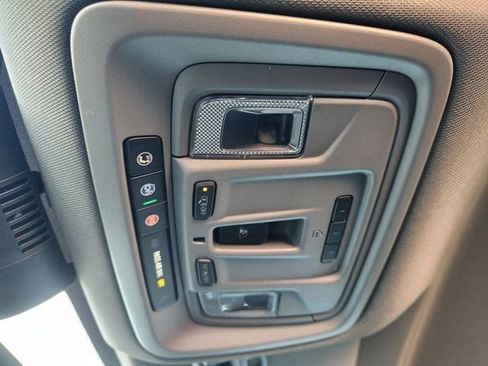 Used 2024 GMC Sierra 1500 SLT image 27