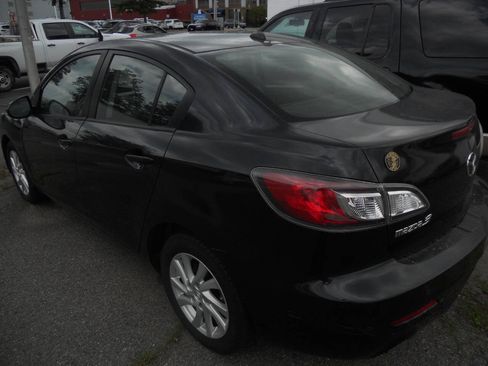 Used 2012 MAZDA MAZDA3 i Grand Touring w/ Tech Pkg FWD image 4