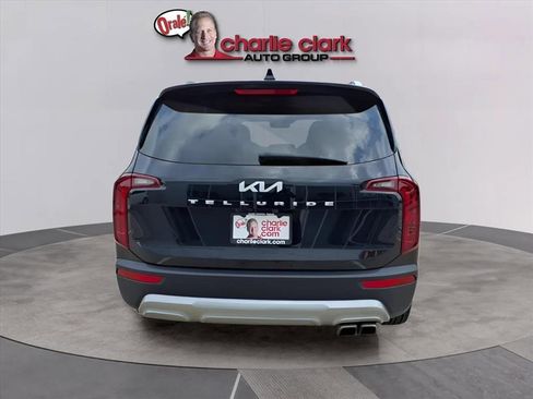 Used 2022 Kia Telluride S image 4