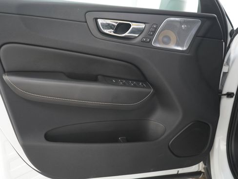 Used 2019 Volvo XC60 T8 R-Design w/ Advanced Package AWD/4WD image 19