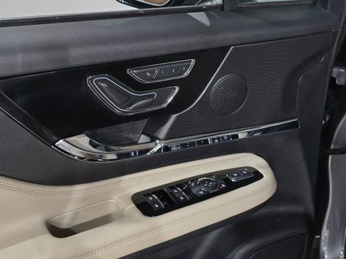 New 2026 Lincoln Corsair Premiere image 17