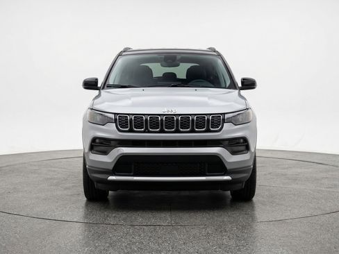 Used 2025 Jeep Compass Limited image 2