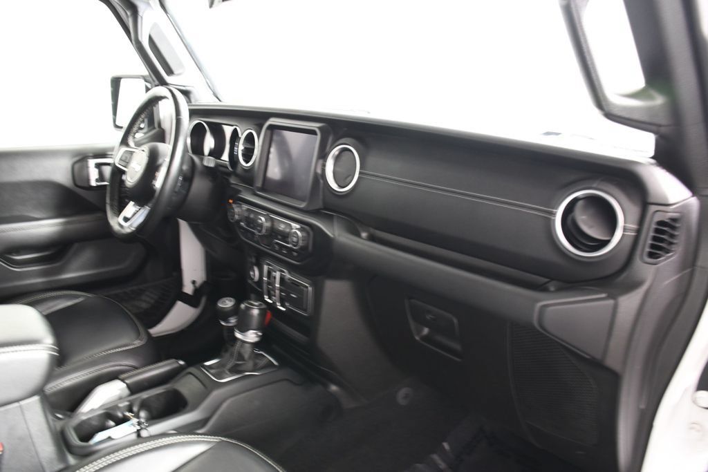 Used 2021 Jeep Wrangler Unlimited Sahara w/ Cold Weather Group AWD/4WD image 19