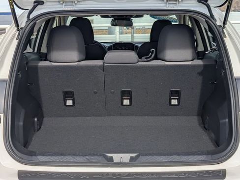 Used 2025 Subaru Crosstrek 2.0i Premium image 17