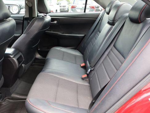 Used 2017 Toyota Camry SE FWD image 17