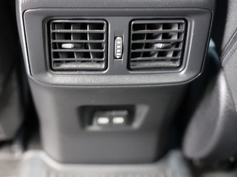 Used 2024 Toyota RAV4 XLE AWD/4WD image 39