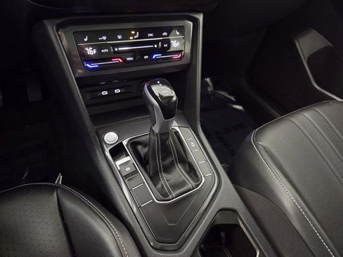 Used 2024 Volkswagen Tiguan SE image 18