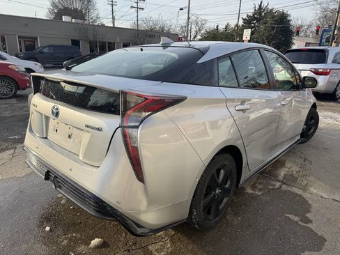 Used 2017 Toyota Prius Three Touring image 18