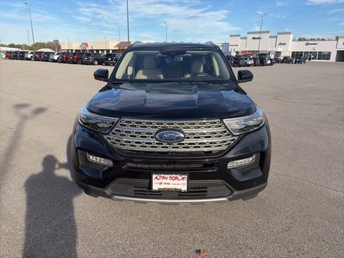 Used 2023 Ford Explorer Limited image 9