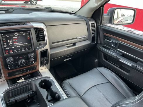 Used 2018 RAM 1500 Laramie w/ Convenience Group AWD/4WD image 32