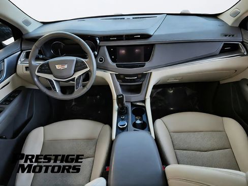 Used 2020 Cadillac XT5 Premium Luxury AWD/4WD image 25