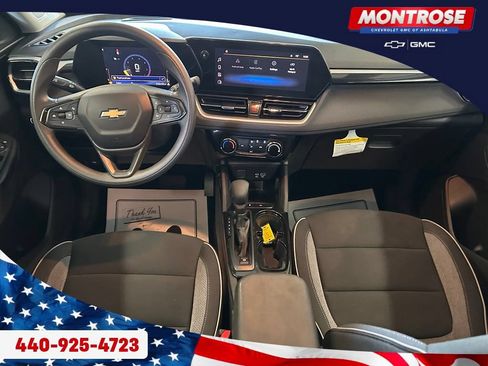 Used 2024 Chevrolet TrailBlazer LT FWD image 25