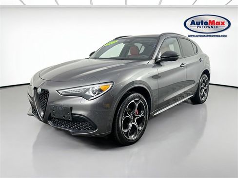 Used 2023 Alfa Romeo Stelvio Veloce image 5