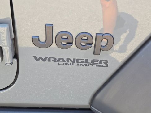 Used 2022 Jeep Wrangler Unlimited Sport AWD/4WD image 5
