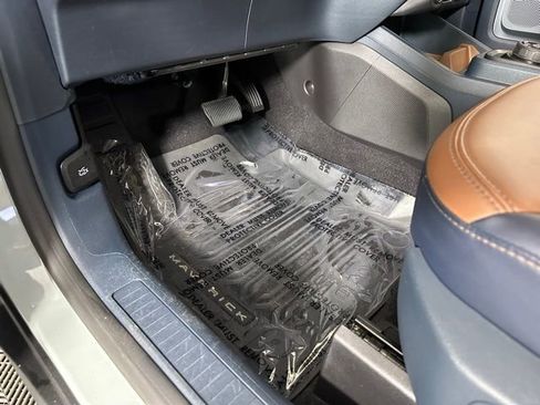 Used 2024 Ford Maverick Lariat image 16