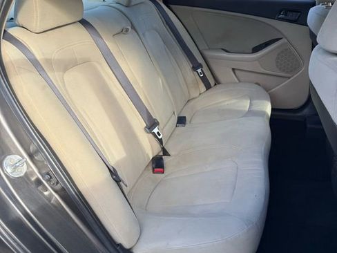 Used 2011 Kia Optima LX image 11