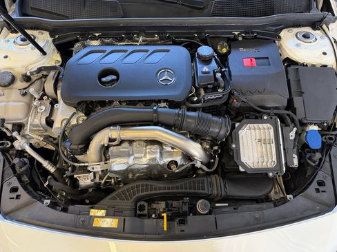 Used 2025 Mercedes-Benz CLA 250 image 14