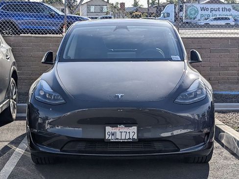 Used 2024 Tesla Model Y Long Range image 3
