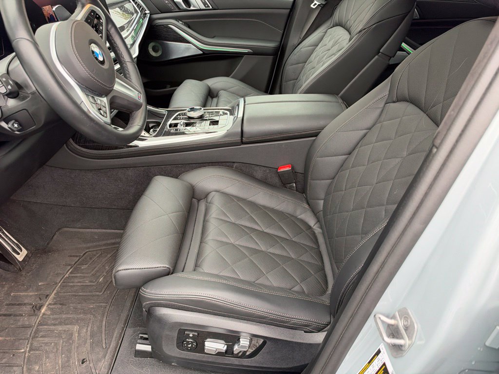 Used 2025 BMW X7 xDrive40i w/ M Sport Package AWD/4WD image 11