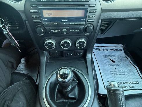 Used 2011 MAZDA MX-5 Miata Grand Touring image 14