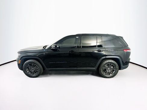 Used 2024 Jeep Grand Cherokee Trailhawk w/ Advanced Protech Group II AWD/4WD image 4