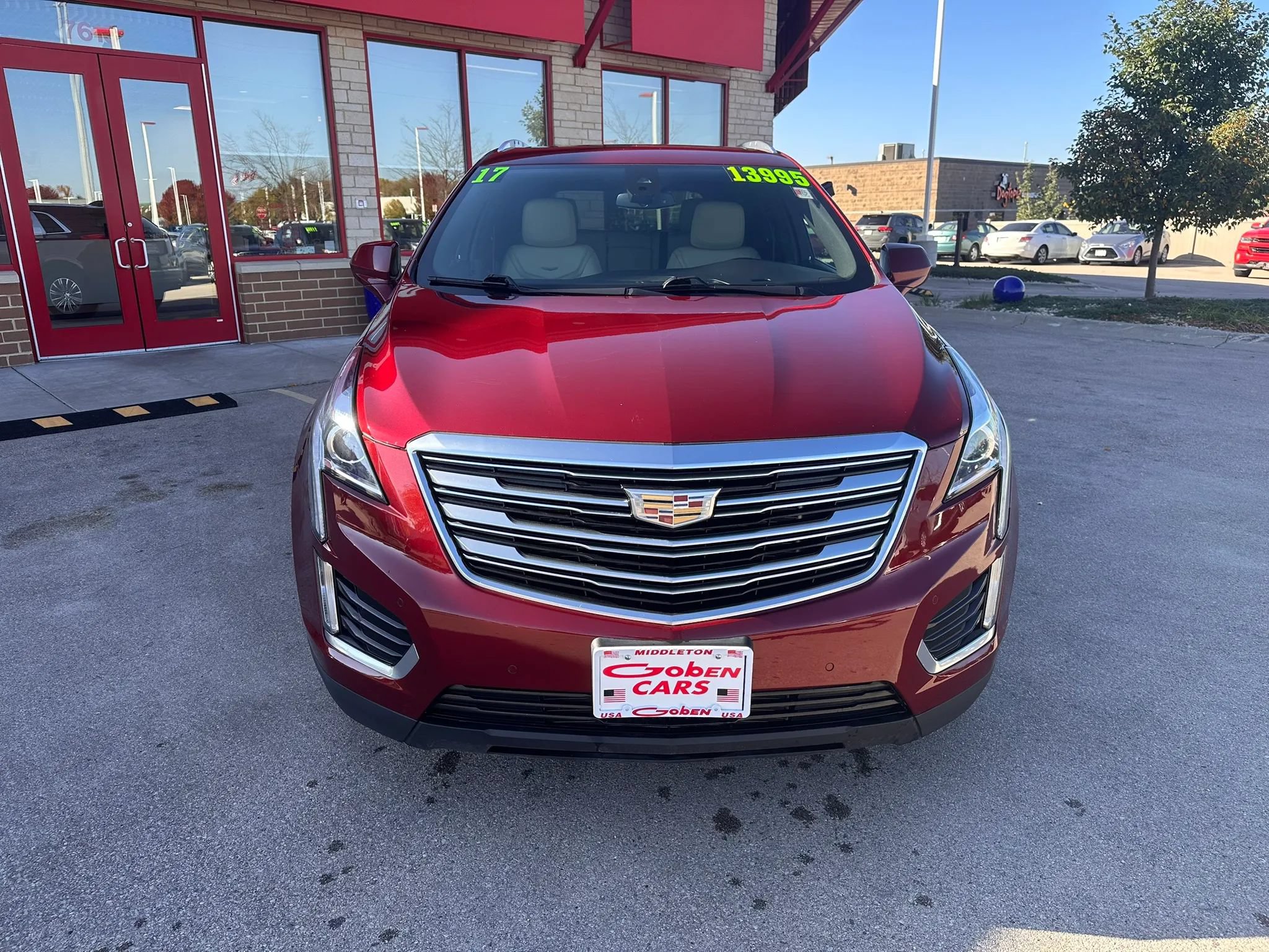 Used 2017 Cadillac XT5 Luxury w/ Driver Awareness Package FWD image 2