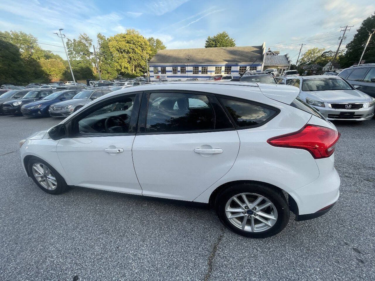 Used 2015 Ford Focus SE FWD image 7