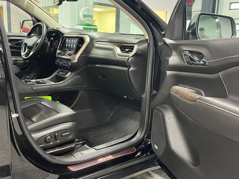 Certified 2023 GMC Acadia Denali w/ Denali Ultimate Package image 9