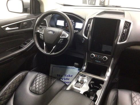 Used 2024 Ford Edge Titanium image 19