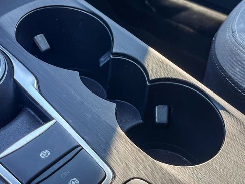 Used 2021 Ford Escape SE w/ SE Sport Appearance Package image 31