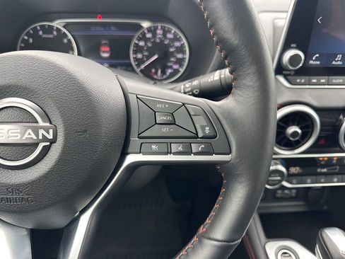 Used 2025 Nissan Sentra SR w/ SR Premium Package image 16