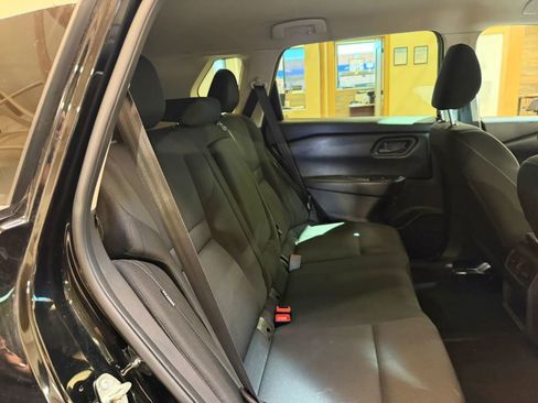 Used 2025 Nissan Rogue S image 20